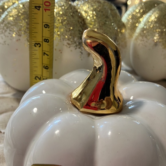 Set of four called and white, pumpkin decor - Picture 6 of 8